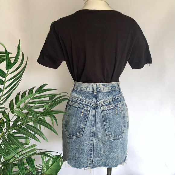 v i n t a g e :: Gitano Distressed Acid Wash Denim Mini Skirt - Picture 10 of 12